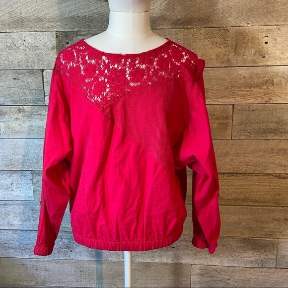 💥5/$25 women’s fuchsia lace top in size  medium - Picture 1 of 10